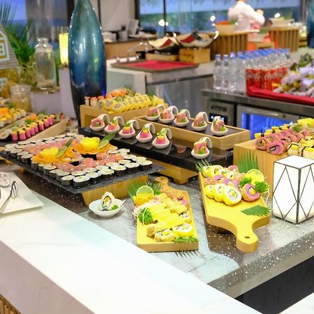 Flc City Hotel Beach Куи Нхон Екстериор снимка